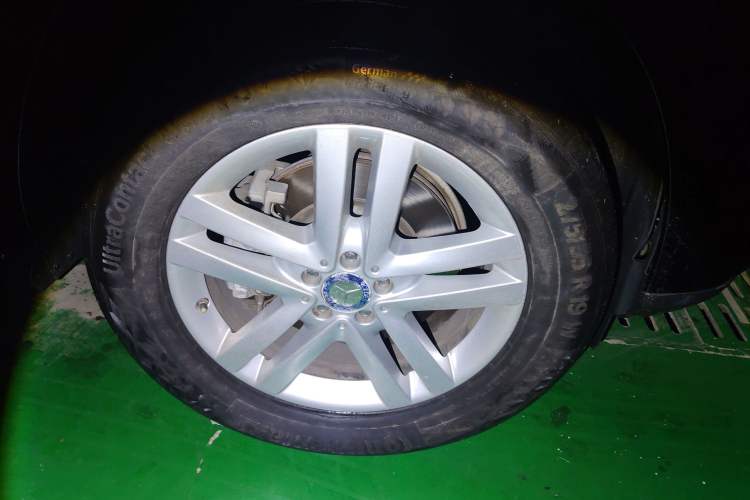 Used Mercedes-Benz CL-Class  Right Front Wheel Hub