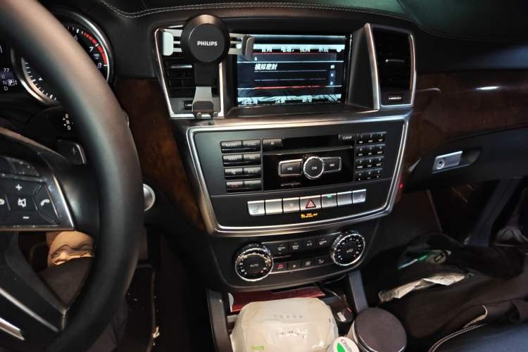 Used Mercedes-Benz CL-Class  Audio And AC Panel