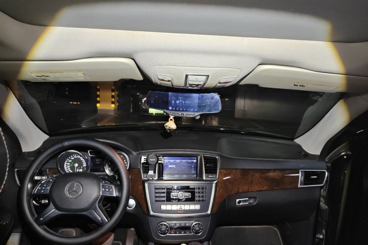 Used Mercedes-Benz CL-Class  Center Console
