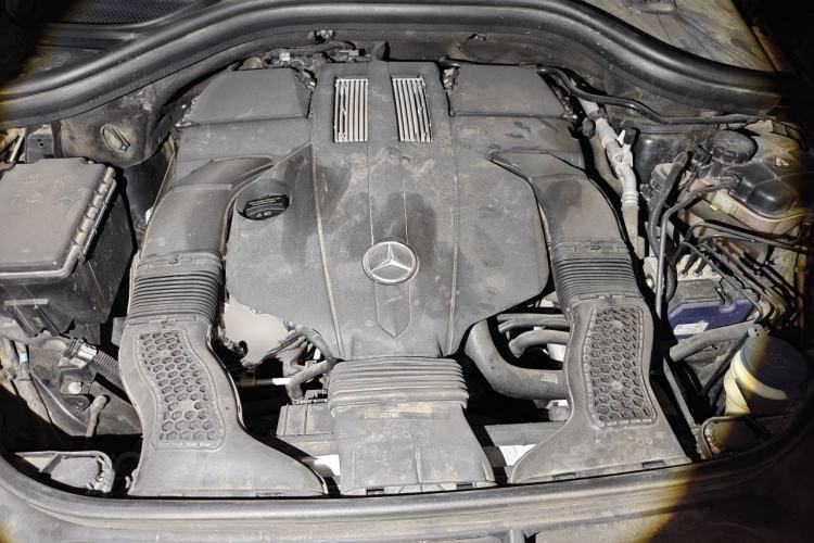 Used Mercedes-Benz CL-Class  Engine Bay