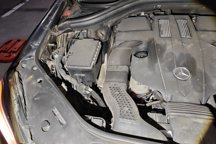 Used Mercedes-Benz CL-Class  Engine Bay Right