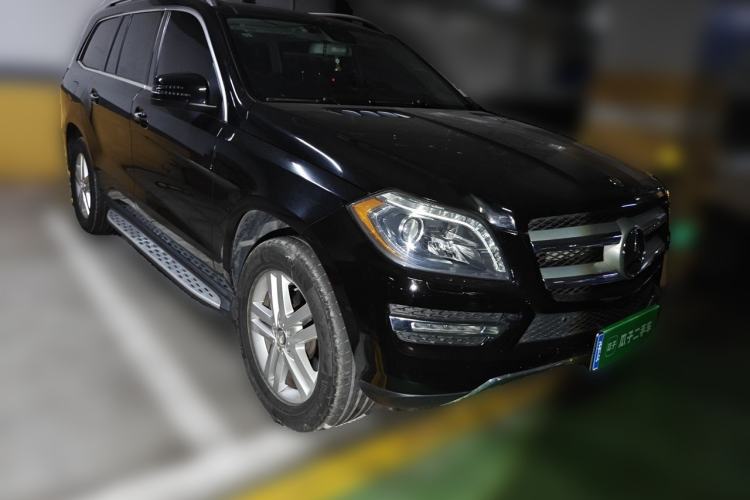 Used Mercedes-Benz CL-Class  Front Right 45 Deg