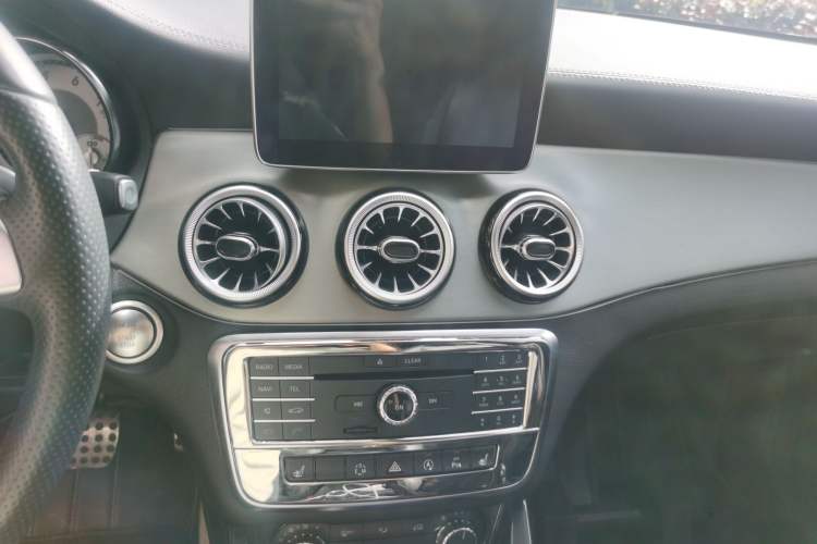 Used Mercedes-Benz CLA 2014 CLA 260 4MATIC Audio And AC Panel