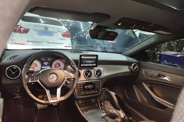 Used Mercedes-Benz CLA 2014 CLA 260 4MATIC Interior 2