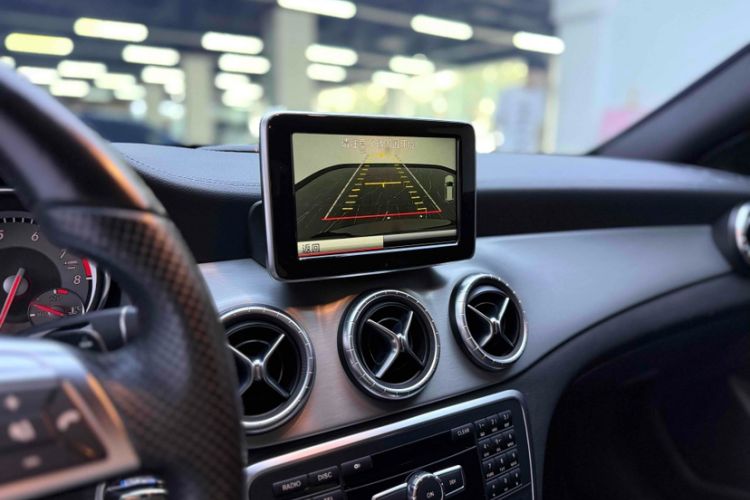 Used Mercedes-Benz CLA 2014 CLA 260 4MATIC Interior 7