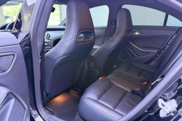 Used Mercedes-Benz CLA 2014 CLA 260 4MATIC Interior 9