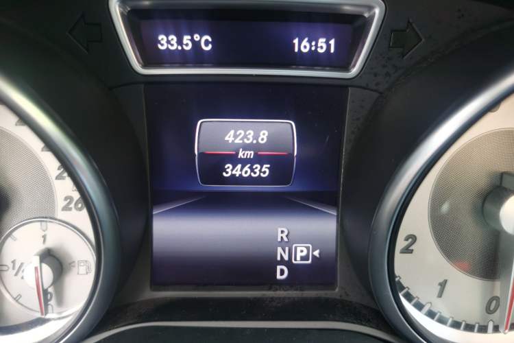 Used Mercedes-Benz CLA 2014 CLA 260 4MATIC Odometer Close Up