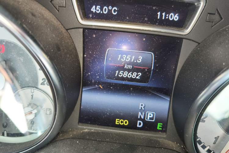 Used Mercedes-Benz CLA 2014 CLA 260 4MATIC Odometer Close Up