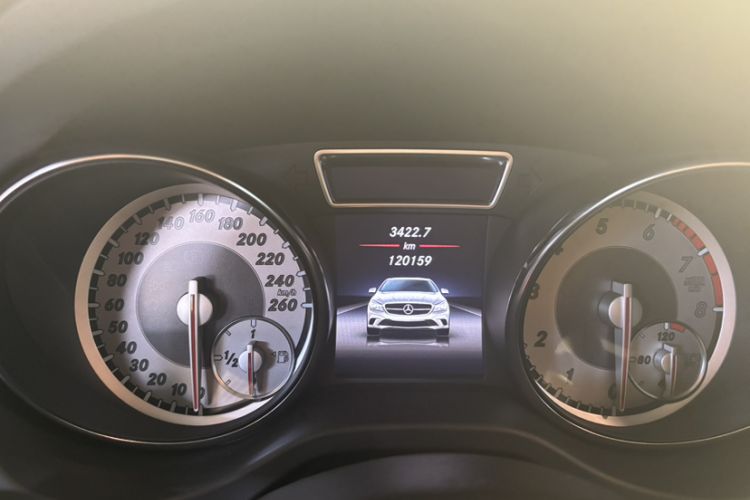 Used Mercedes-Benz CLA 2014 CLA 260 4MATIC Odometer Close Up