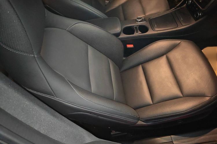 Used Mercedes-Benz CLA 2014 CLA 260 4MATIC Right Front Seat