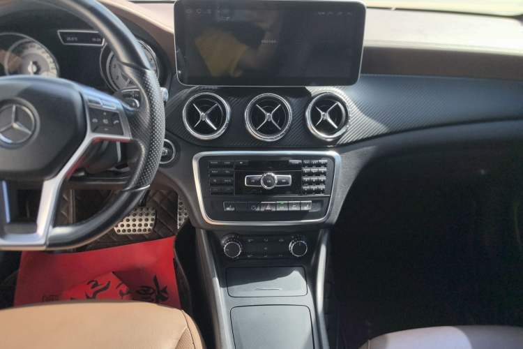 Used Mercedes-Benz CLA 2014 CLA 260 4MATIC Audio And AC Panel