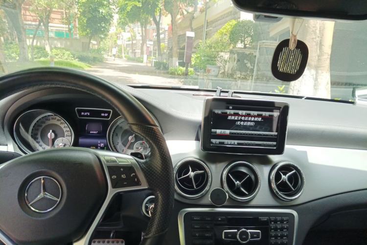 Used Mercedes-Benz CLA 2014 CLA 260 4MATIC Center Console