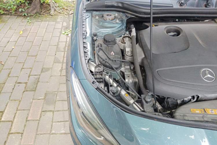 Used Mercedes-Benz CLA 2014 CLA 260 4MATIC Engine Bay Right