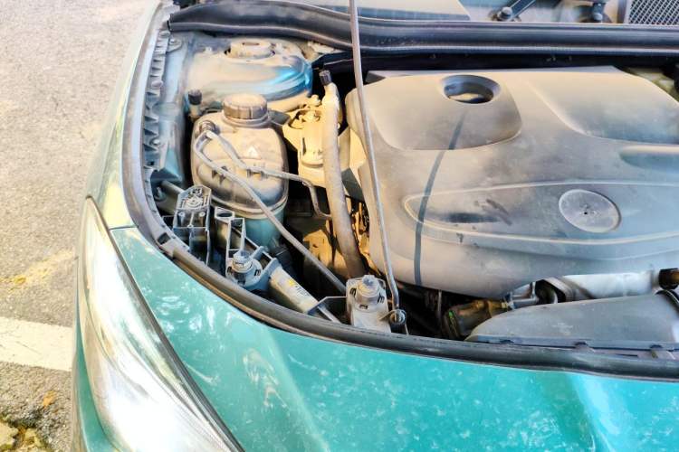 Used Mercedes-Benz CLA 2014 CLA 260 4MATIC Engine Bay Right
