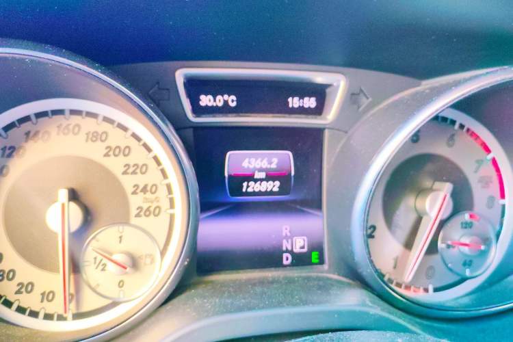 Used Mercedes-Benz CLA 2014 CLA 260 4MATIC Odometer Close Up