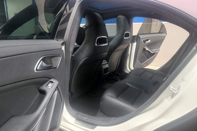 Used Mercedes-Benz CLA 2014 CLA 260 4MATIC Interior 2