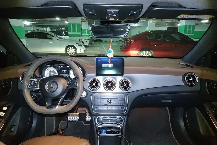 Used Mercedes-Benz CLA 2014 CLA 260 4MATIC Interior 2