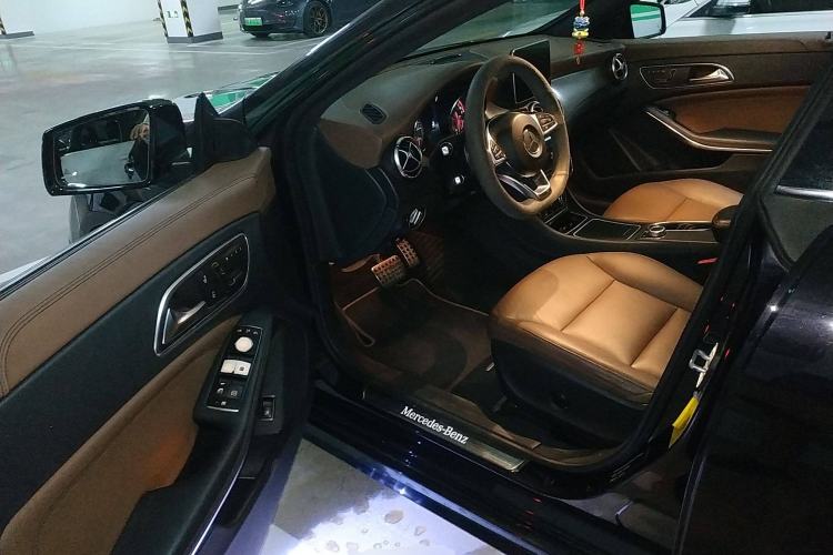 Used Mercedes-Benz CLA 2014 CLA 260 4MATIC Interior 3