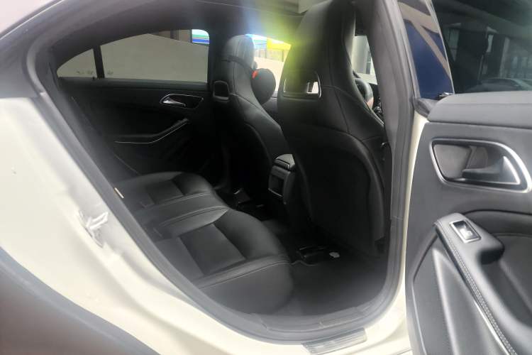 Used Mercedes-Benz CLA 2014 CLA 260 4MATIC Interior 4