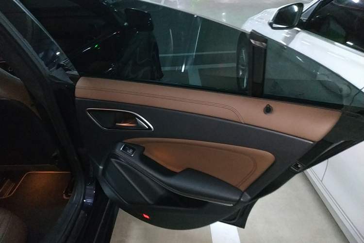 Used Mercedes-Benz CLA 2014 CLA 260 4MATIC Interior 6