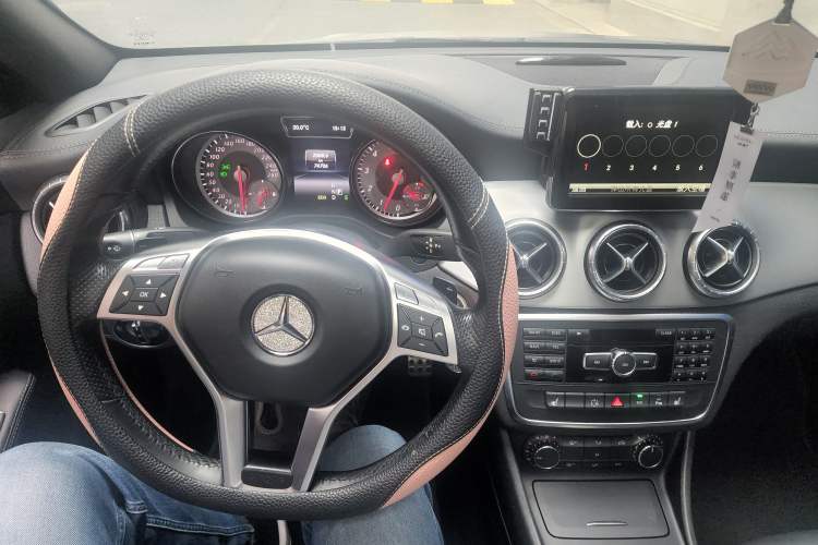 Used Mercedes-Benz CLA 2014 CLA 260 4MATIC Odometer Close Up