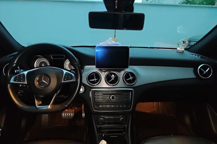 Used Mercedes-Benz CLA 2014 CLA 260 4MATIC Center Console