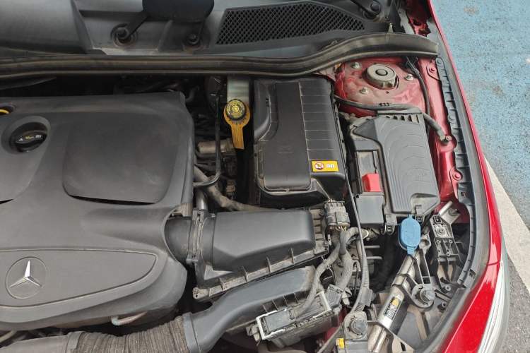 Used Mercedes-Benz CLA 2014 CLA 260 4MATIC Engine Bay Left