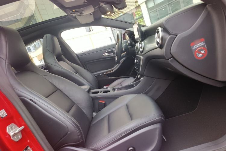 Used Mercedes-Benz CLA 2014 CLA 260 4MATIC Interior 1