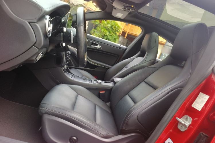 Used Mercedes-Benz CLA 2014 CLA 260 4MATIC Interior 11