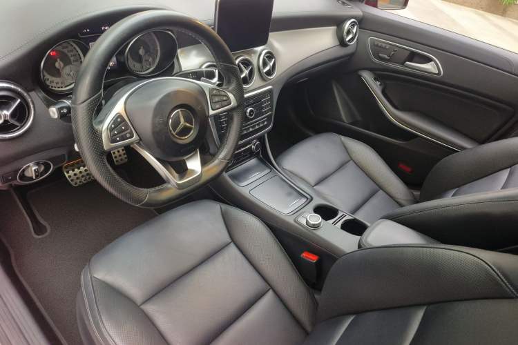 Used Mercedes-Benz CLA 2014 CLA 260 4MATIC Interior 13