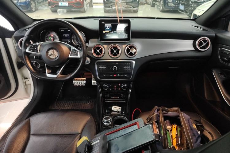 Used Mercedes-Benz CLA 2014 CLA 260 4MATIC Interior 2