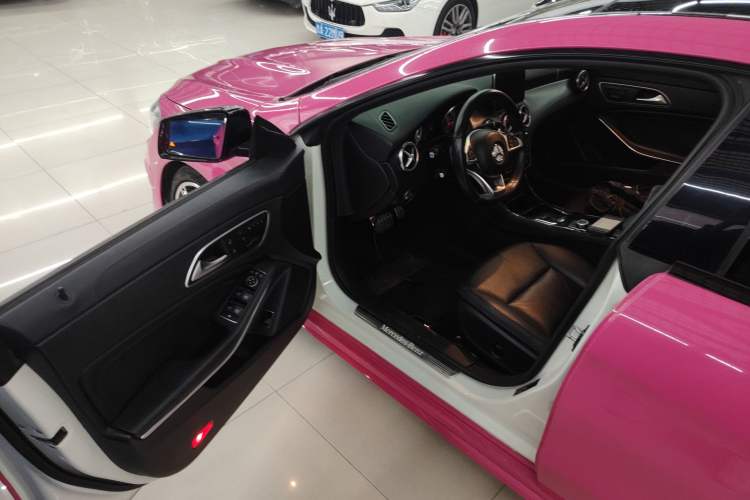 Used Mercedes-Benz CLA 2014 CLA 260 4MATIC Interior 3