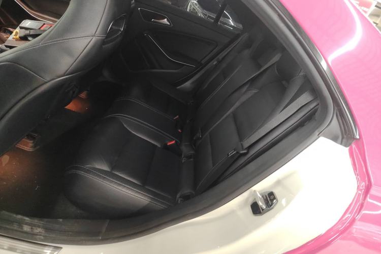 Used Mercedes-Benz CLA 2014 CLA 260 4MATIC Interior 4