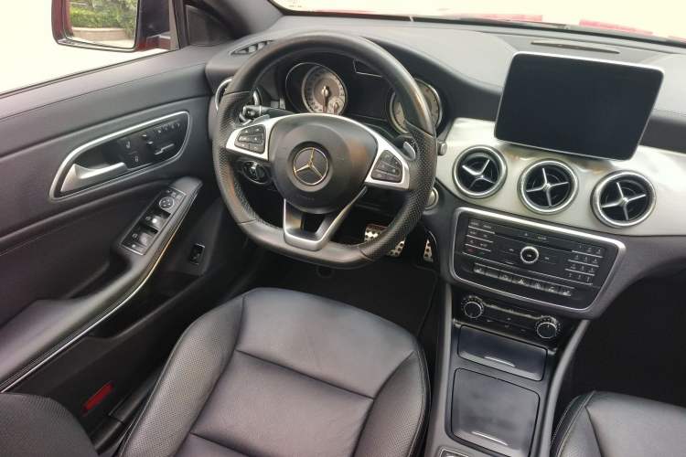 Used Mercedes-Benz CLA 2014 CLA 260 4MATIC Interior 5