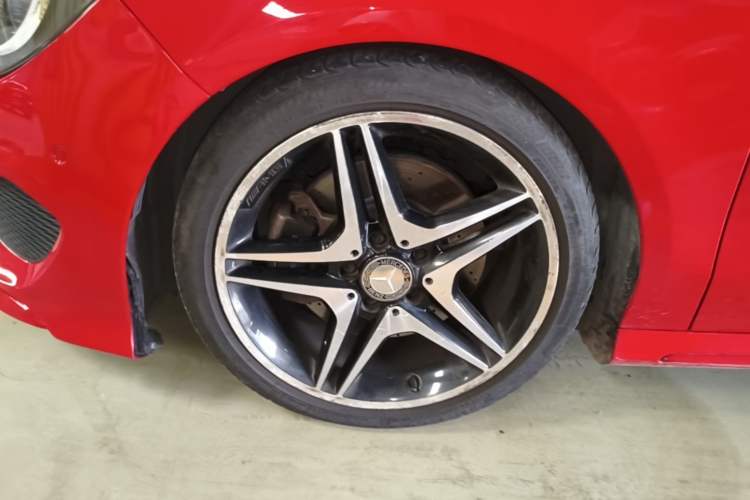 Used Mercedes-Benz CLA 2014 CLA 260 4MATIC Left Front Wheel Hub