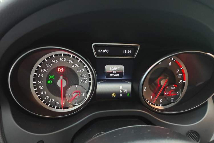 Used Mercedes-Benz CLA 2014 CLA 260 4MATIC Odometer Close Up