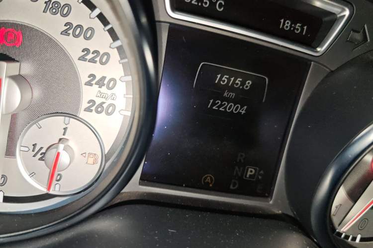 Used Mercedes-Benz CLA 2014 CLA 260 4MATIC Odometer Close Up