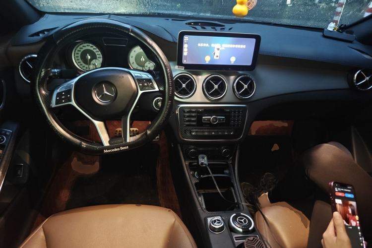 Used Mercedes-Benz CLA 2014 CLA 260 4MATIC Center Console