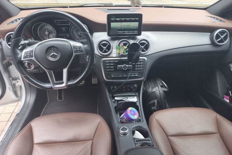 Used Mercedes-Benz CLA 2014 CLA 260 4MATIC Center Console
