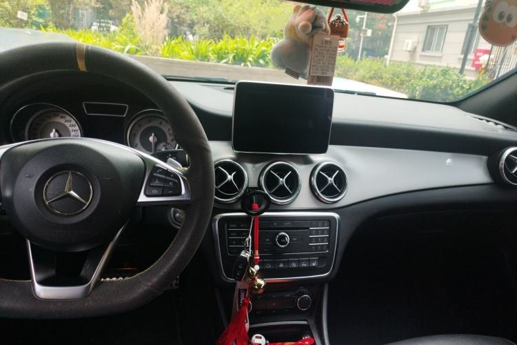 Used Mercedes-Benz CLA 2014 CLA 260 4MATIC Center Console