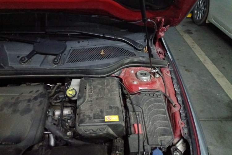 Used Mercedes-Benz CLA 2014 CLA 260 4MATIC Engine Bay Left