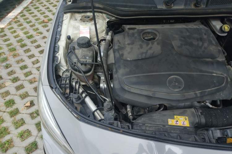 Used Mercedes-Benz CLA 2014 CLA 260 4MATIC Engine Bay Right