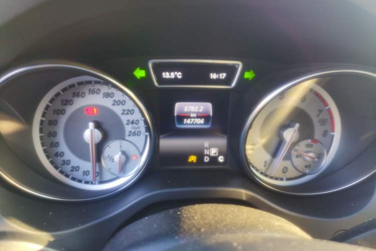 Used Mercedes-Benz CLA 2014 CLA 260 4MATIC Odometer Close Up