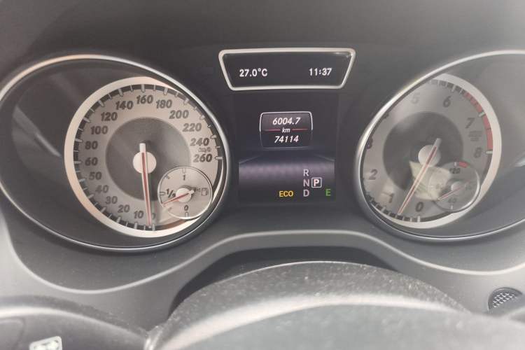 Used Mercedes-Benz CLA 2014 CLA 260 4MATIC Odometer Close Up