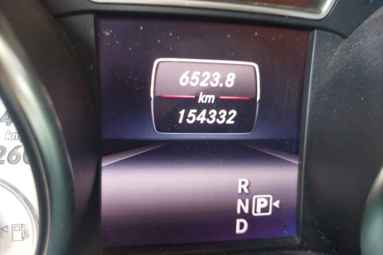 Used Mercedes-Benz CLA 2014 CLA 260 4MATIC Odometer Close Up