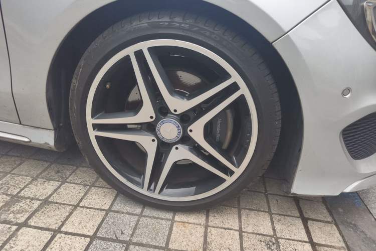 Used Mercedes-Benz CLA 2014 CLA 260 4MATIC Right Front Wheel Hub