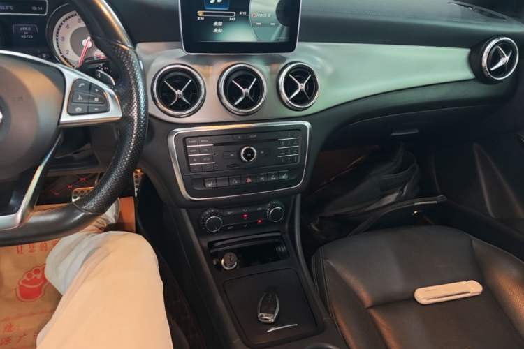 Used Mercedes-Benz CLA 2014 CLA 260 4MATIC Audio And AC Panel