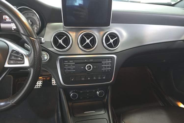 Used Mercedes-Benz CLA 2014 CLA 260 4MATIC Audio And AC Panel