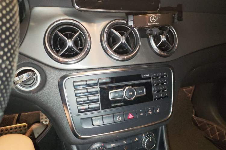 Used Mercedes-Benz CLA 2014 CLA 260 4MATIC Audio And AC Panel