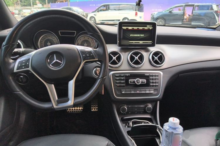 Used Mercedes-Benz CLA 2014 CLA 260 4MATIC Center Console